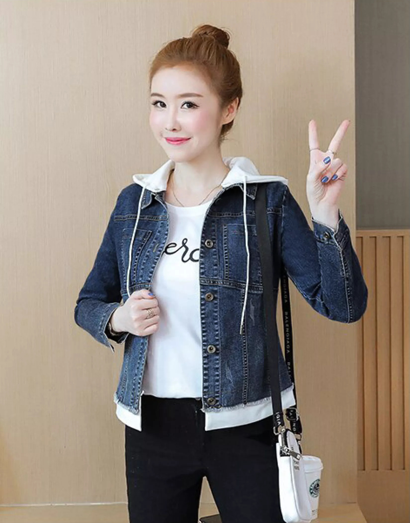 ÁO KHOÁC JEAN NỮ FORM NGẮN PHỐI NÓN TRẮNG